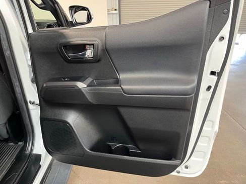 Used 2022 Toyota Tacoma TRD Sport w/ Black Out Package (TMS) image 15