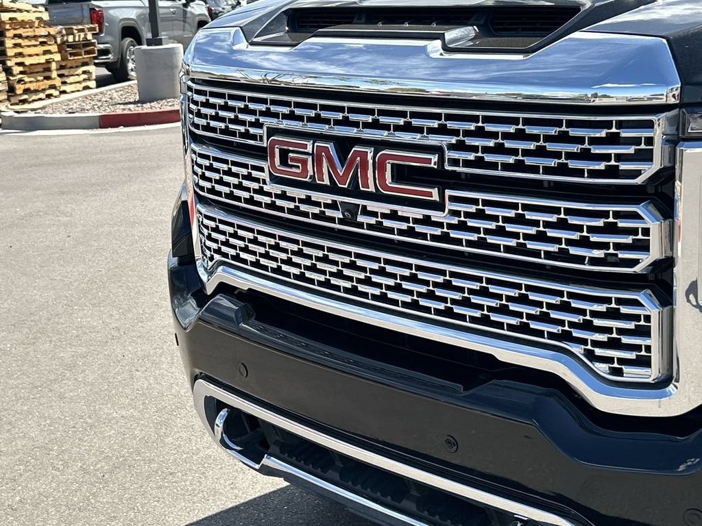 Used 2023 GMC Sierra 2500 Denali w/ Denali Black Diamond Edition AWD/4WD image 31