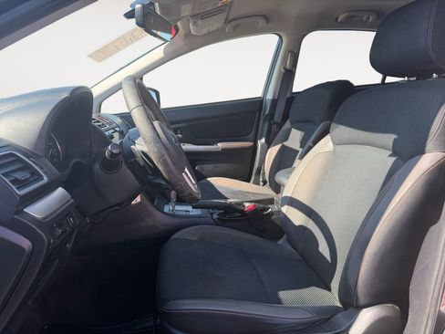 Used 2017 Subaru Crosstrek 2.0i Premium image 9