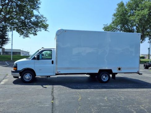 New 2025 Chevrolet Express 3500 w/ Power Convenience Package RWD image 4