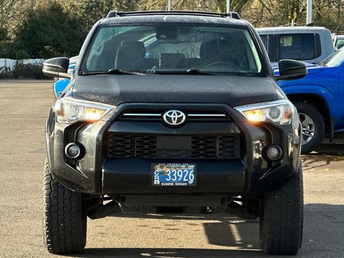 Used 2021 Toyota 4Runner SR5 image 10