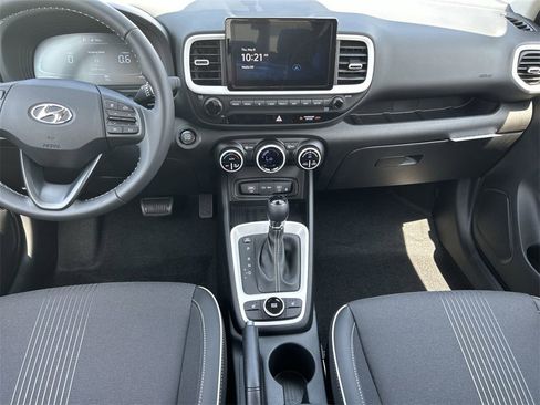 New 2025 Hyundai Venue Limited image 5