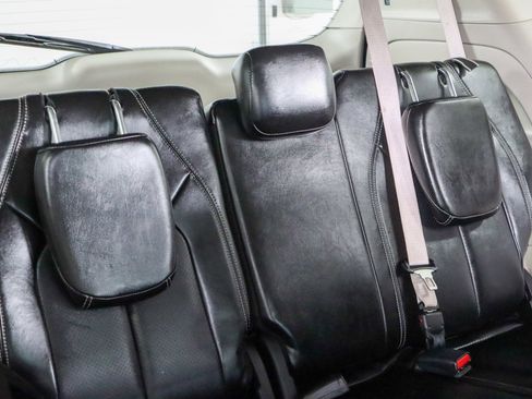 Used 2024 Chrysler Pacifica Touring-L FWD image 29
