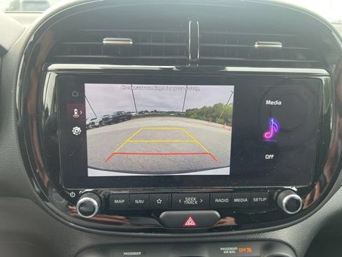 Used 2023 Kia Soul S FWD image 6