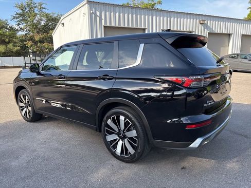 Used 2025 Mitsubishi Outlander SE FWD image 26