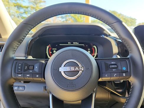 New 2025 Nissan Pathfinder Platinum image 9