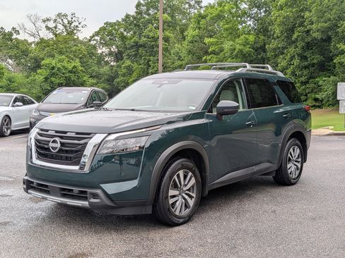Used 2025 Nissan Pathfinder SL FWD image 5