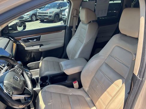Used 2017 Honda CR-V Touring image 14