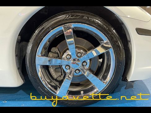 Used 2009 Chevrolet Corvette Coupe w/ Roof Package RWD image 9