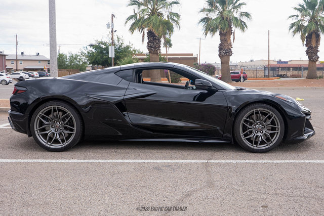 Used 2024 Chevrolet Corvette Z06 RWD image 8