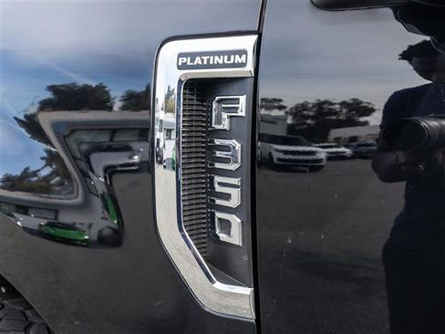 Certified 2022 Ford F350 Platinum image 15