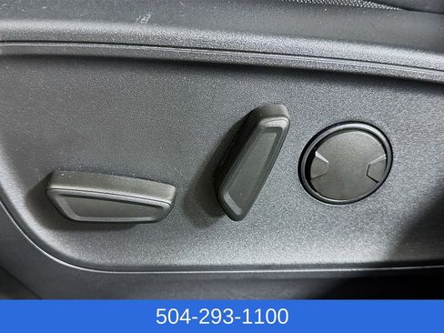 Used 2025 Ford Escape SE image 19