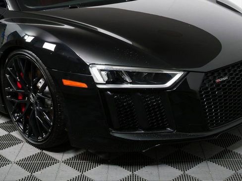 Used 2018 Audi R8 V10 w/ Premium Package image 30