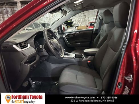 Used 2025 Toyota RAV4 XLE image 14