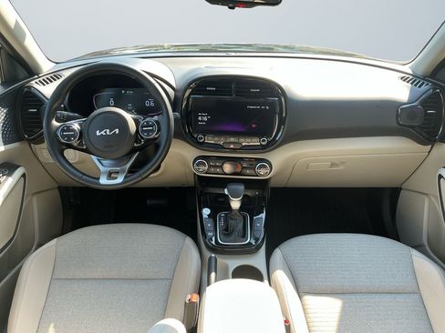 Used 2025 Kia Soul EX FWD image 11