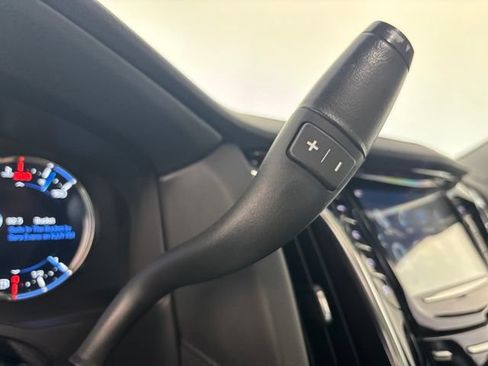 Used 2017 Cadillac Escalade ESV Luxury AWD/4WD image 9