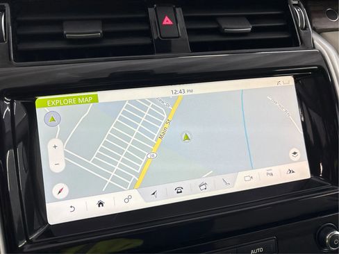 Used 2017 Land Rover Discovery HSE image 37