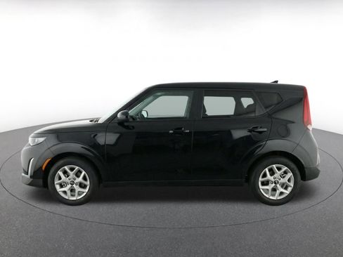 Used 2025 Kia Soul LX w/ LX Technology Package FWD image 4