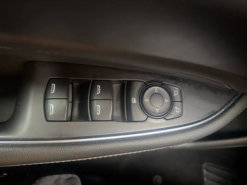 Used 2018 Buick Regal Essence image 23