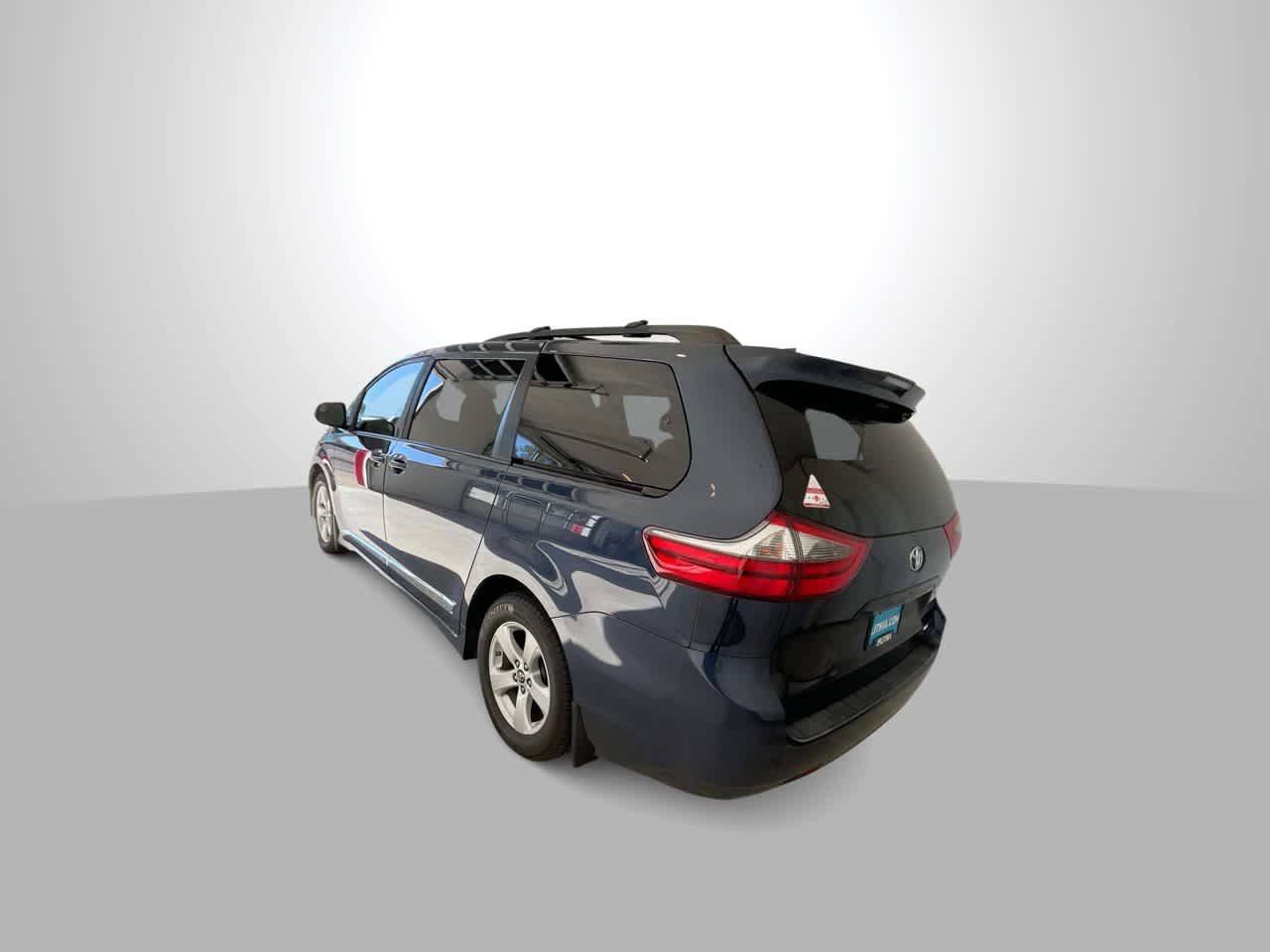 Used 2020 Toyota Sienna LE w/ Protection Package FWD image 6