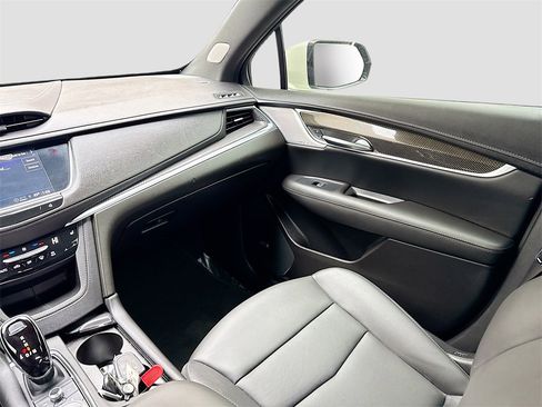 Used 2022 Cadillac XT5 Sportv w/ Technology Package image 24