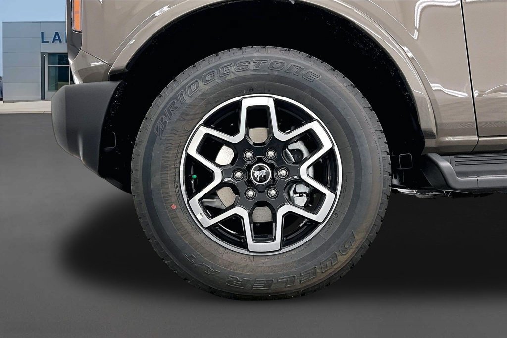 New 2026 Ford Bronco Outer Banks AWD/4WD image 13