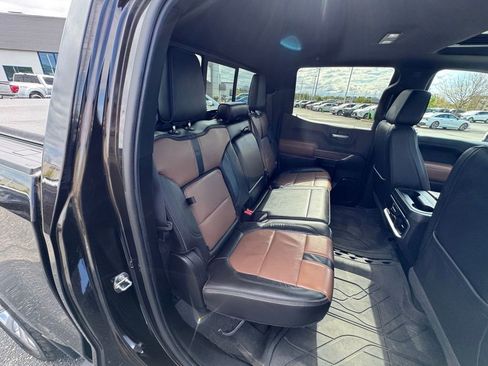 Used 2019 Chevrolet Silverado 1500 High Country w/ Technology Package AWD/4WD image 18