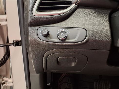 Used 2019 Chevrolet Trax LT w/ LT Convenience Package image 23