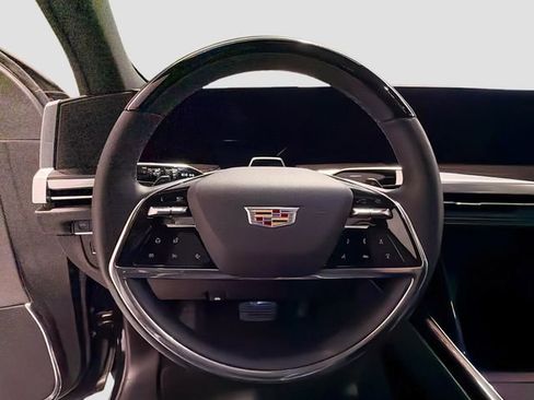 Used 2025 Cadillac Escalade ESV Premium Luxury image 10