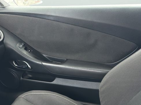 Used 2015 Chevrolet Camaro LT RWD image 17