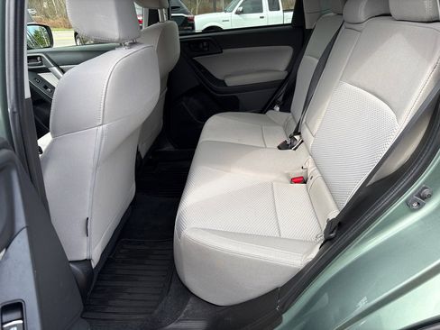 Used 2017 Subaru Forester 2.5i Premium image 15