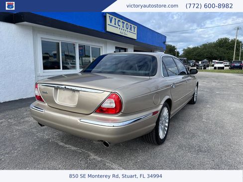 Used 2005 Jaguar XJ8 L image 9