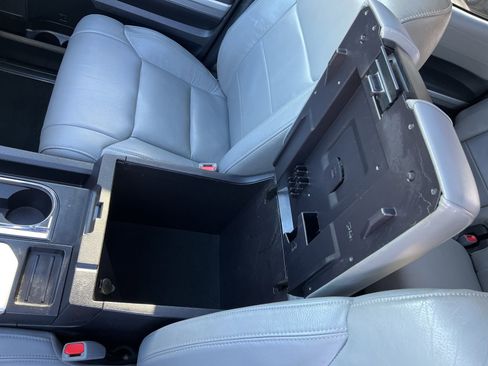 Used 2016 Toyota Tundra Limited image 33