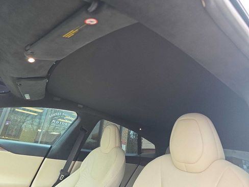 Used 2022 Tesla Model S image 12