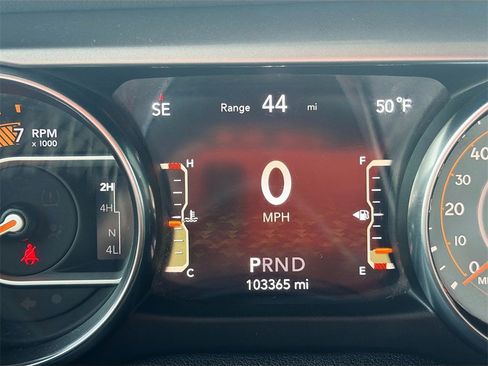 Used 2020 Jeep Wrangler Unlimited Sahara image 12