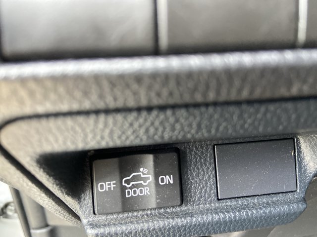 Used 2025 Toyota Tacoma SR5 AWD/4WD image 41