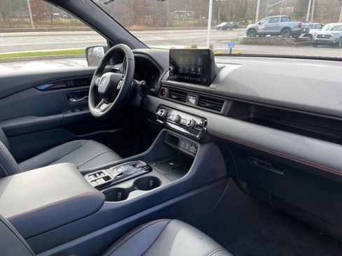 New 2025 Honda Pilot TrailSport image 8