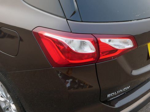Used 2020 Chevrolet Equinox LT AWD/4WD image 17