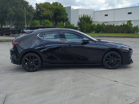 Used 2023 MAZDA MAZDA3 Hatchback w/ Appearance Package AWD/4WD image 4