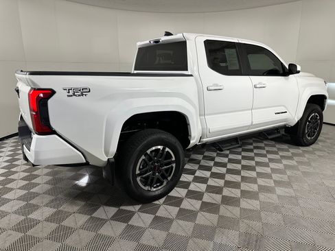 Used 2025 Toyota Tacoma TRD Sport image 8