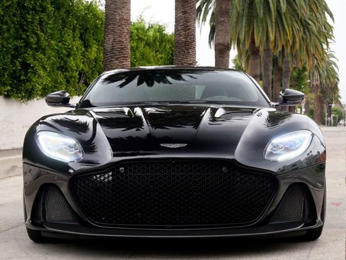 Used 2019 Aston Martin DBS Superleggera image 7