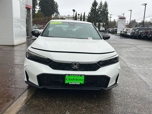 Used 2025 Honda Civic Sport image 2