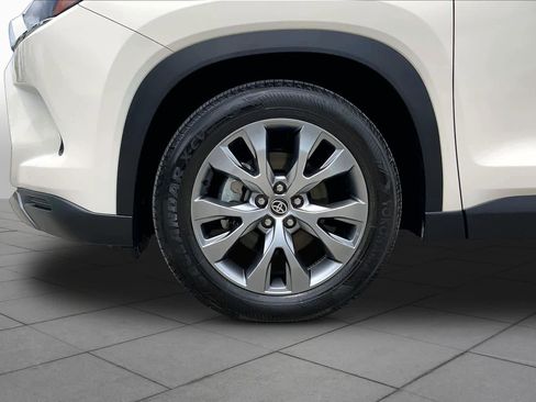 Used 2024 Toyota Grand Highlander Limited AWD/4WD image 11
