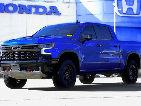 Used 2022 Chevrolet Silverado 1500 ZR2 image 1