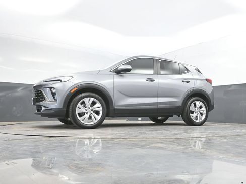 Used 2025 Buick Encore GX Preferred FWD image 34