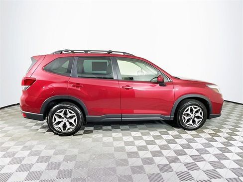 Used 2021 Subaru Forester Premium image 9