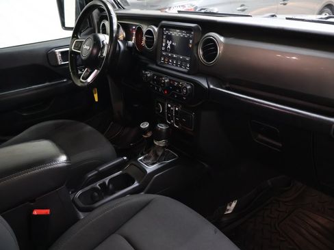 Used 2020 Jeep Wrangler Unlimited Sahara w/ Uconnect 4C Nav & Sound Group AWD/4WD image 10