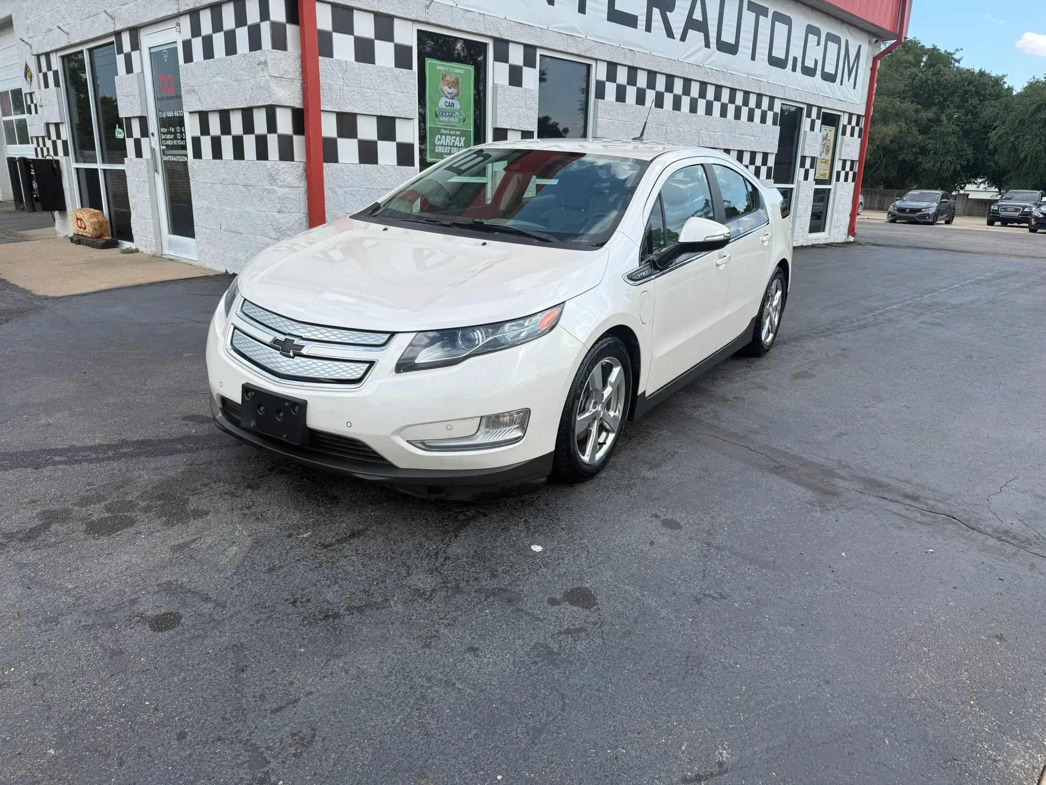 Used 2013 Chevrolet Volt Premium w/ Premium Trim Package FWD image 2