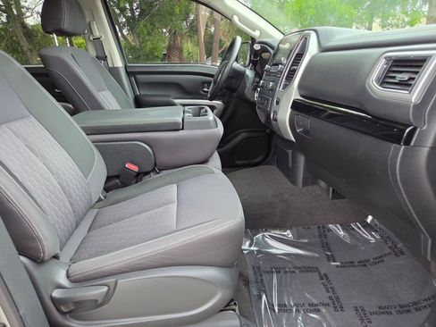 Used 2021 Nissan Titan SV RWD image 10
