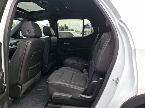 Used 2023 Chevrolet Traverse RS AWD/4WD image 41